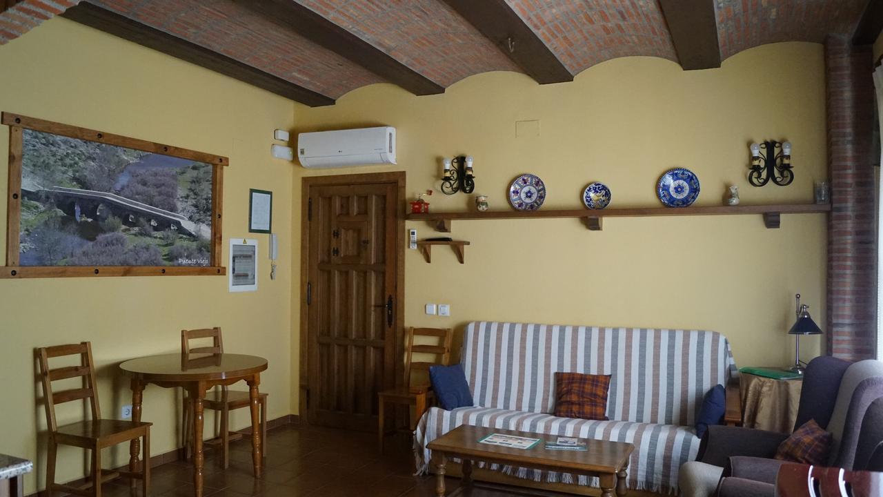Apartamentos Rurales Monfraguee Torrejón el Rubio Extérieur photo